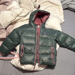 Patagonia Forest Green and Rose Puffer Jacket